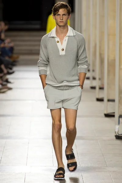 Look 21